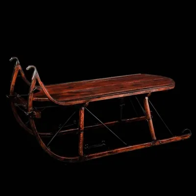 Dab tsi yog qhov dav dav ntawm lub rooj kas fes sled